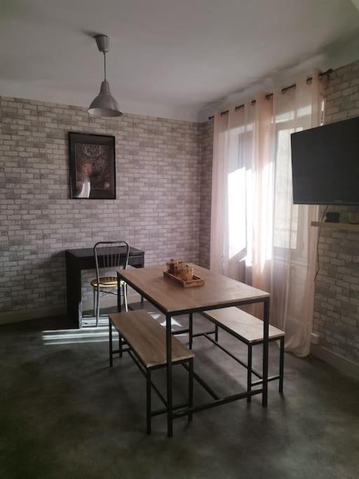 Jolie Maison De Bourg Tout Equipee 10Km D'Ambert Saint-Amant-Roche-Savine Ngoại thất bức ảnh